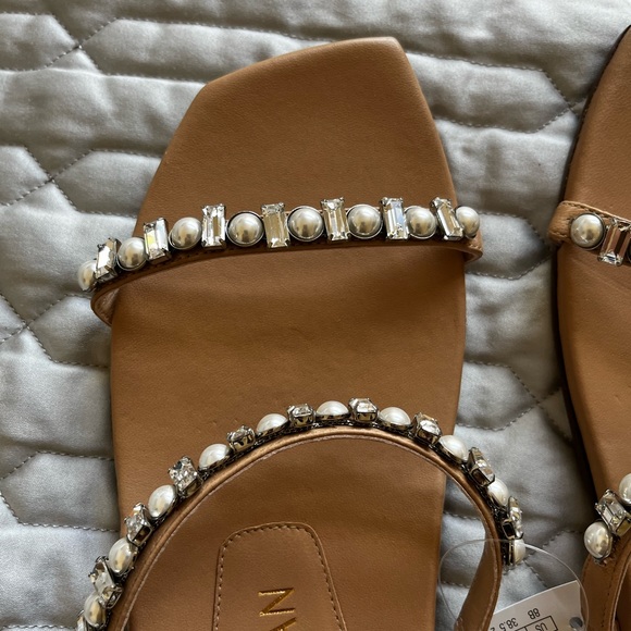 Stuart Weitzman Aleena Shine Flat Sandal NWT - Picture 4 of 6